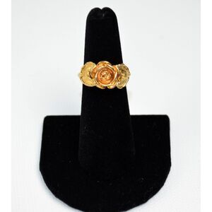 VINTAGE AVON Gold Tone Ring‎ Size 6.75 3D Raised Flower